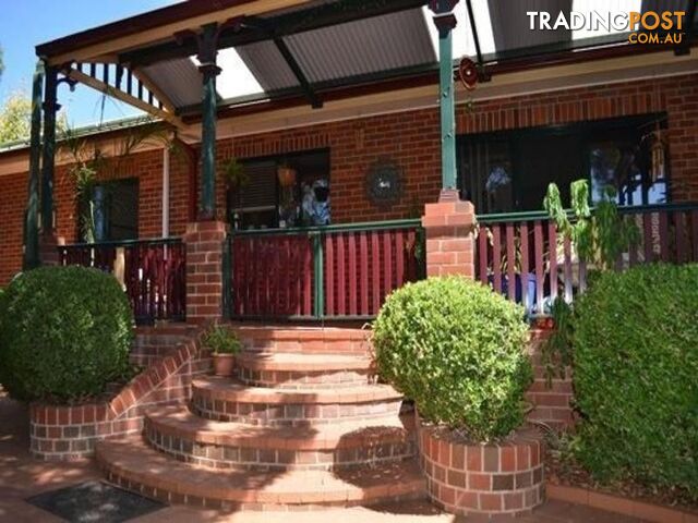 6 Poidevin Place Dubbo NSW 2830