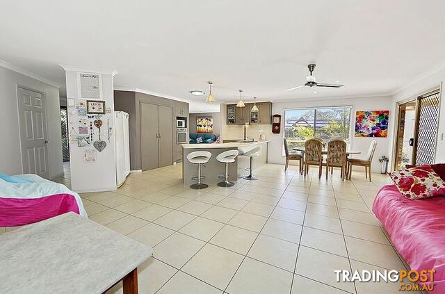 186 Kingfisher Parade Toogoom QLD 4655