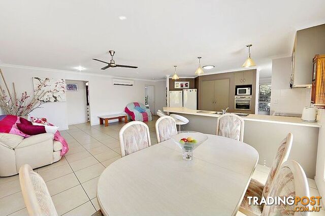 186 Kingfisher Parade Toogoom QLD 4655