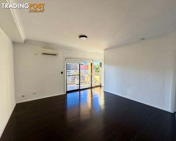 12/8 Refractory Court Holroyd NSW 2142