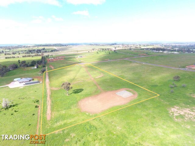 63 Old Pines Road Parkes NSW 2870