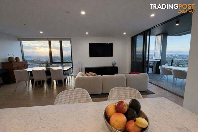 54/20 Executive Drive Burleigh Waters QLD 4220 - photo 2 of 24