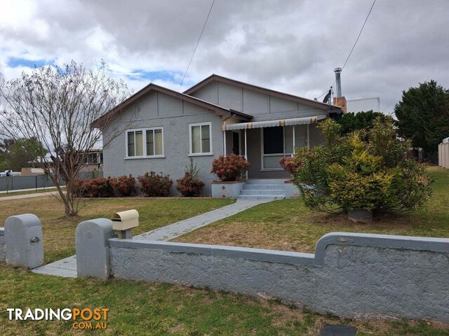 17 McGlew St Stanthorpe QLD 4380
