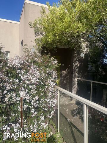 20 Bluebell Court Sunshine North VIC 3020 - photo 3 of 22