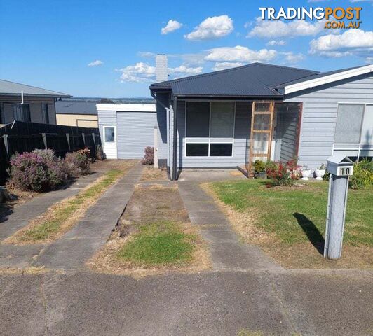 10 HAYWOOD STREET Morwell VIC 3840