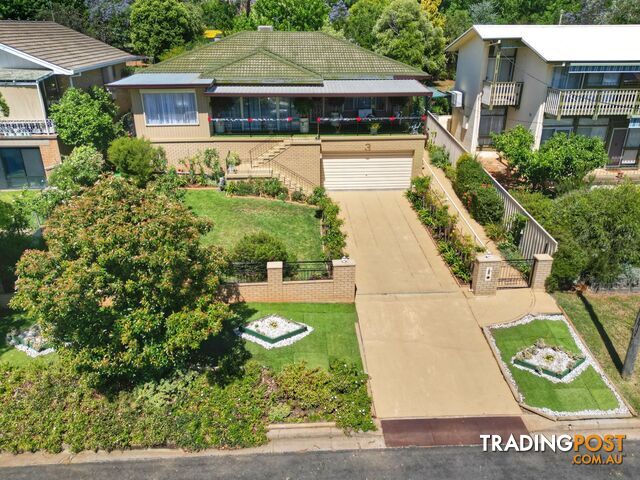 3 Henderson Street Cowra NSW 2794 - photo 2 of 23