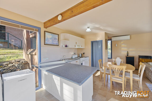 10 Ted Hunt Terrace MORUYA NSW 2537 - photo 4 of 19
