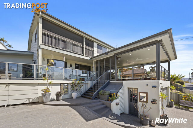 5 Lake View Drive NAROOMA NSW 2546 - photo 4 of 33
