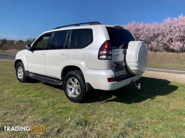 2004 TOYOTA LANDCRUISER PRADO GRANDE (4X4) KZJ120R SUV, 4 DOORS, 8 SEATS