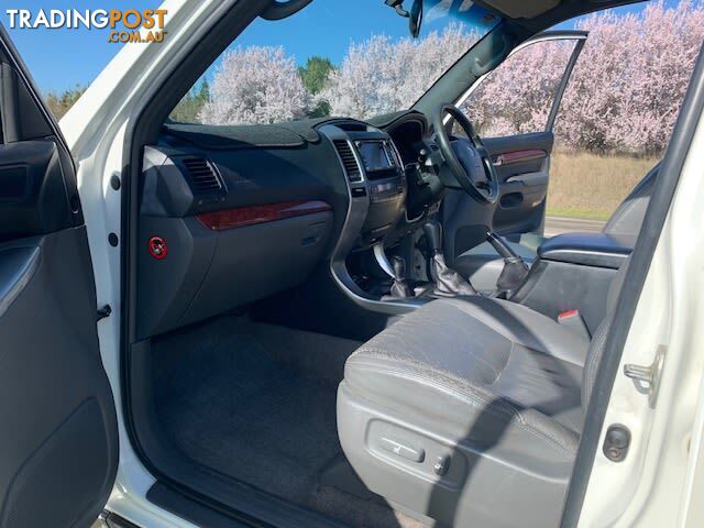 2004 TOYOTA LANDCRUISER PRADO GRANDE (4X4) KZJ120R SUV, 4 DOORS, 8 SEATS