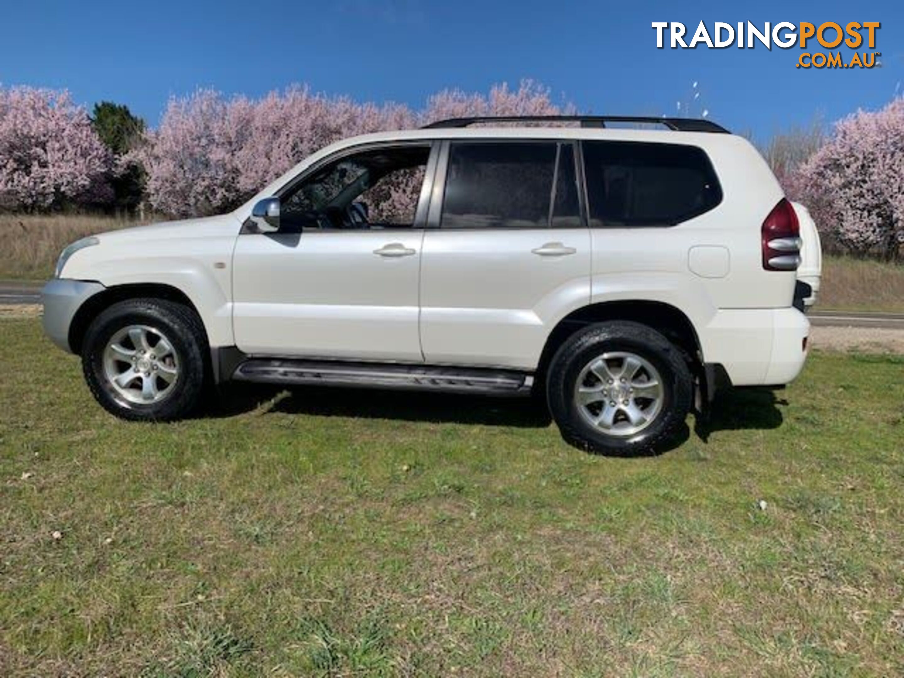 2004 TOYOTA LANDCRUISER PRADO GRANDE (4X4) KZJ120R SUV, 4 DOORS, 8 SEATS