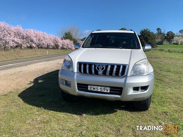 2004 TOYOTA LANDCRUISER PRADO GRANDE (4X4) KZJ120R SUV, 4 DOORS, 8 SEATS