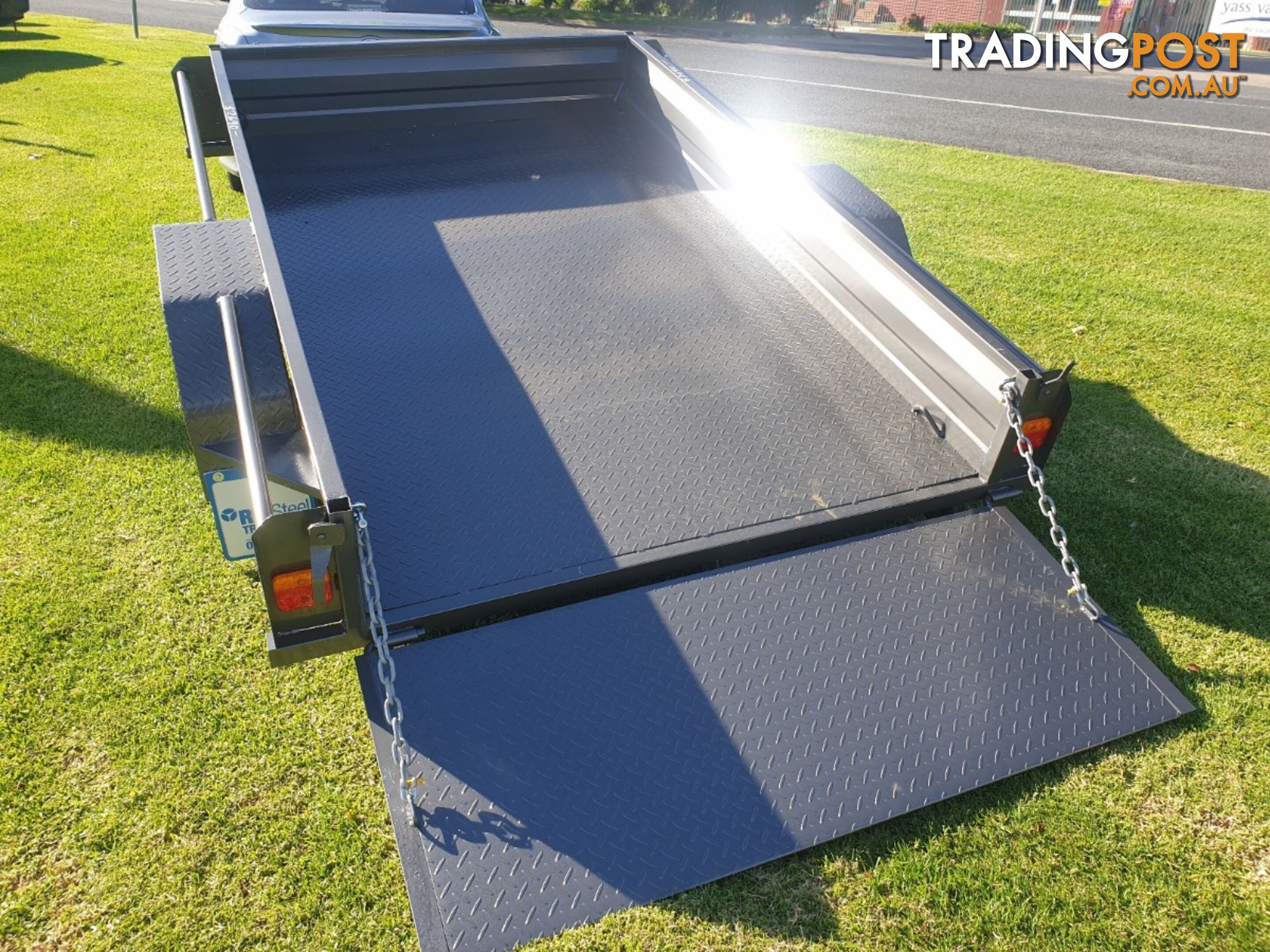 AUSTRAILER 8 X 5 MANUAL TIPPER TRAILER (NEW)