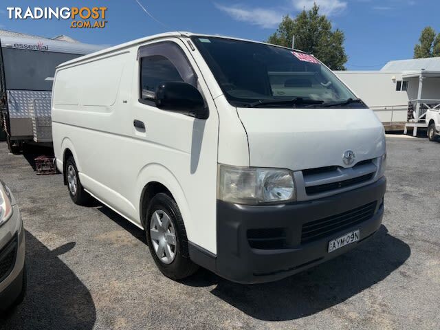 2006 TOYOTA HIACE LWB KDH200R COMMERCIAL, 4 DOORS, 3 SEATS