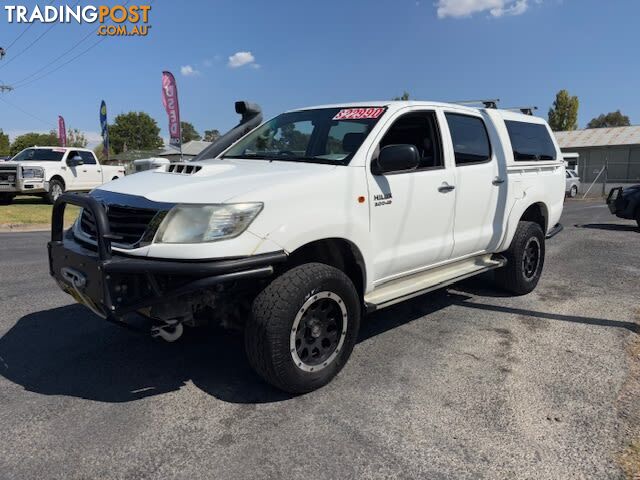 2015 TOYOTA HILUX SR (4X4) KUN26R MY14 UTE TRAY, 4 DOORS, 5 SEATS