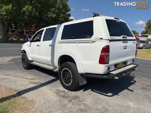 2015 TOYOTA HILUX SR (4X4) KUN26R MY14 UTE TRAY, 4 DOORS, 5 SEATS