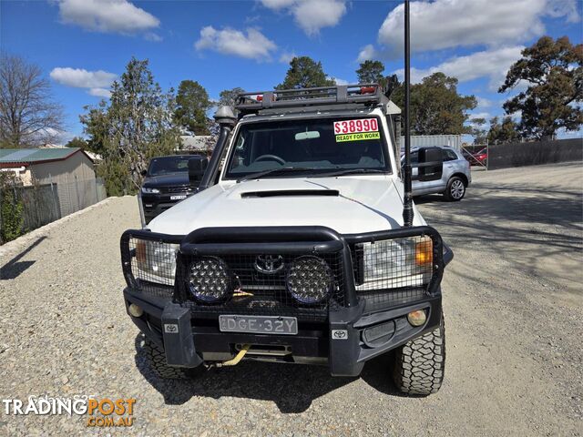 2010 TOYOTA LANDCRUISER WORKMATE (4X4) VDJ79R 09 UPGRADE UTE TRAY, 2 DOORS, 3 SEATS - photo 3 of 14