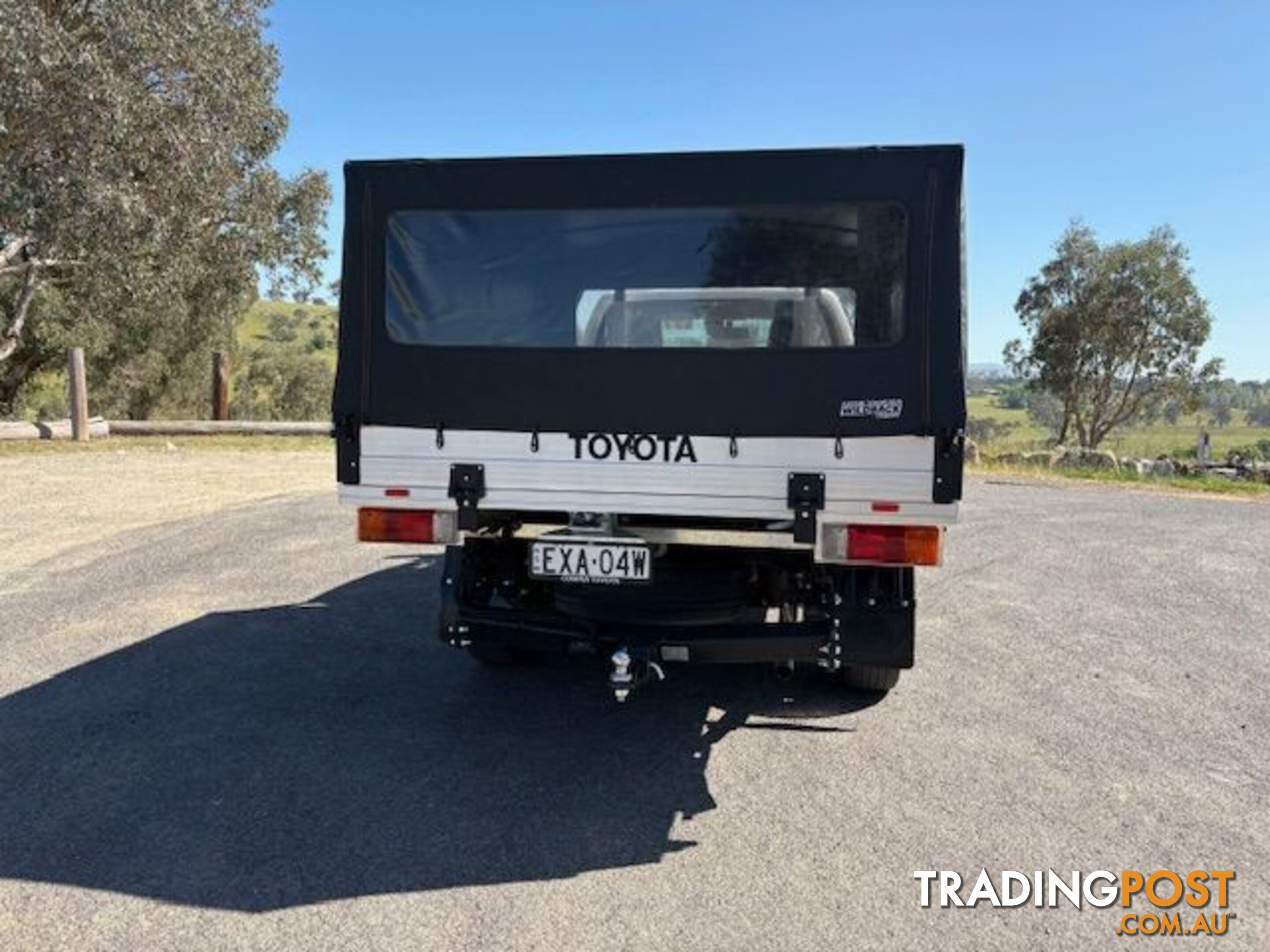 2022 TOYOTA HILUX WORKMATE (4X2) TGN121R UTE TRAY, 2 DOORS, 2 SEATS