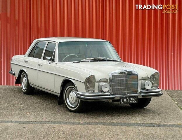1967 MERCEDES-BENZ 250