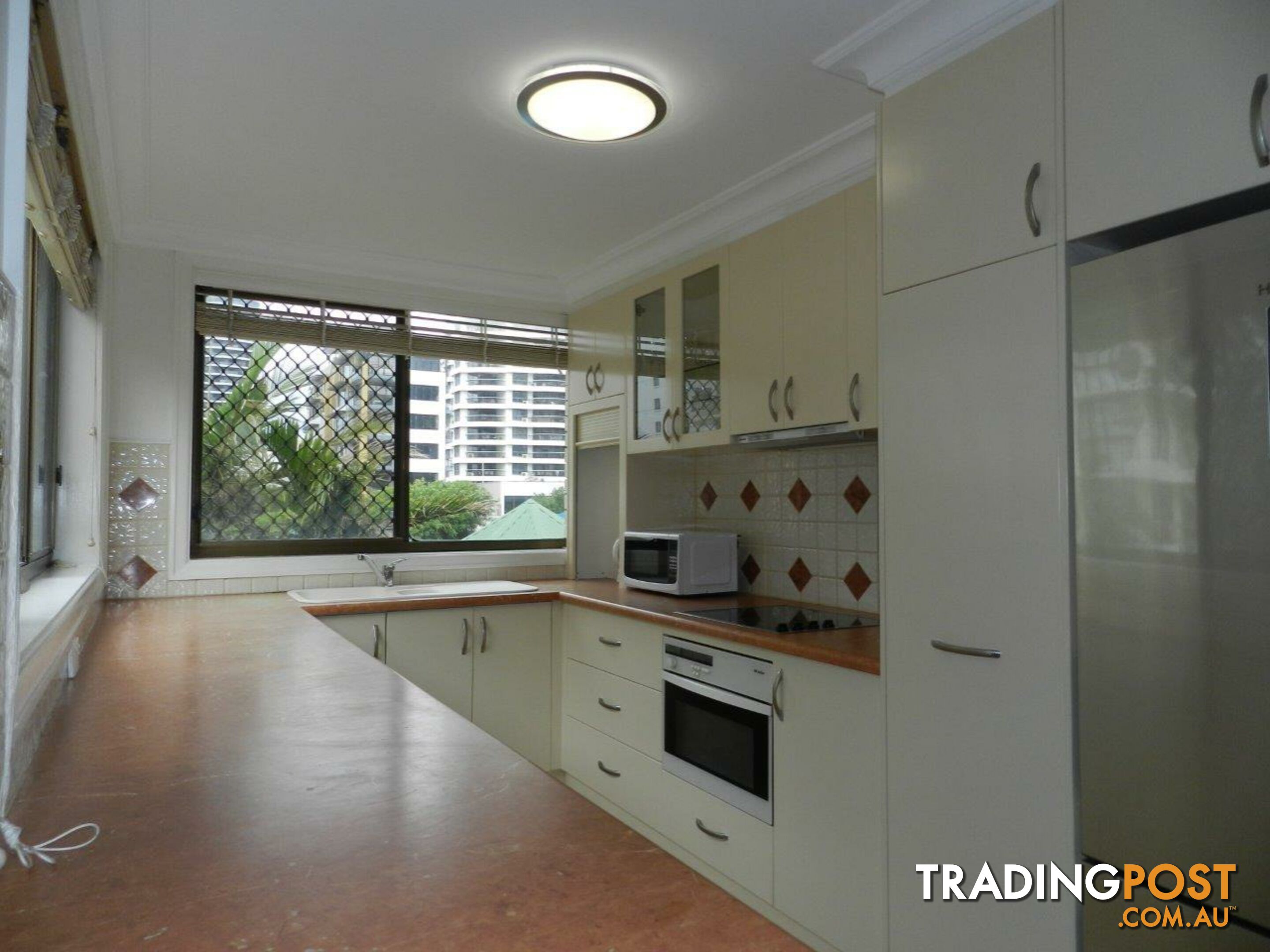 8 Queensland Avenue BROADBEACH QLD 4218