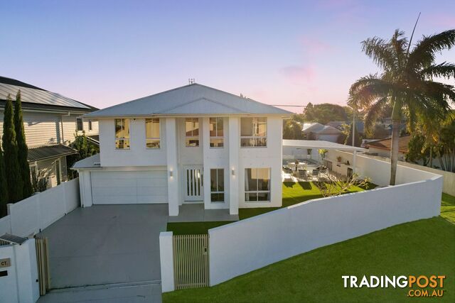 16 Montserrat Crt Clear Island Waters QLD 4226