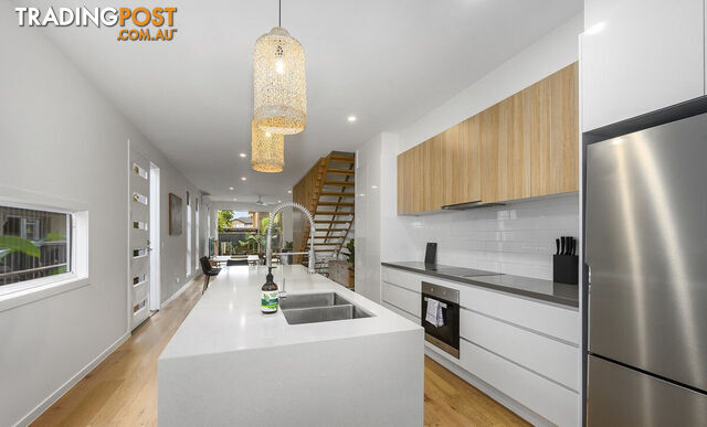 2 45 TwentySixth Avenue PALM BEACH QLD 4221