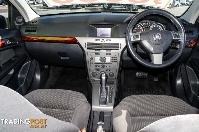 2004  Holden Astra CDX AH Hatchback - photo 4 of 20