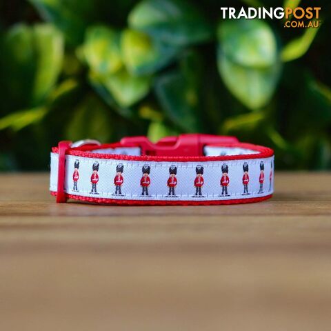 Beefeaters Dog Collar - Hand Made by The Bark Side - TBSBEESMLBLK - photo 3 of 9