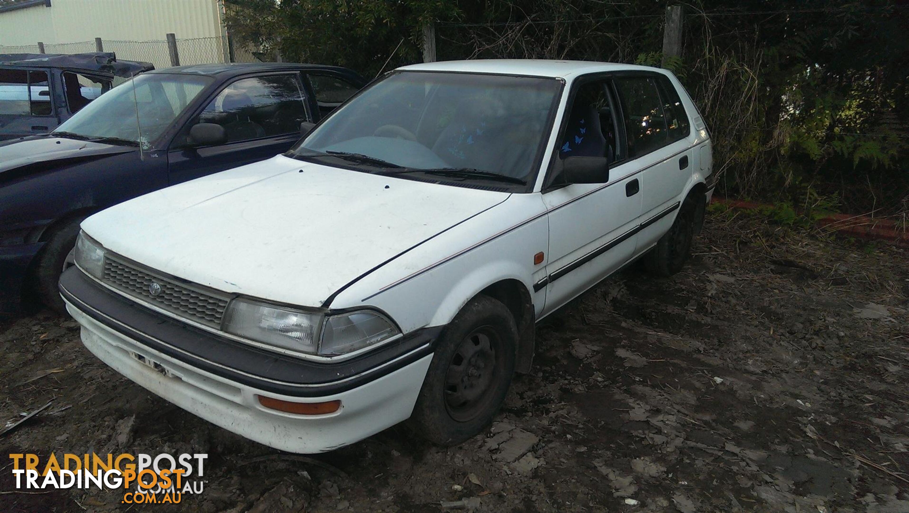 1/93 Toyota Corolla AE92R 4 Door Hatch Auto 4A-FE LEFT GUARD