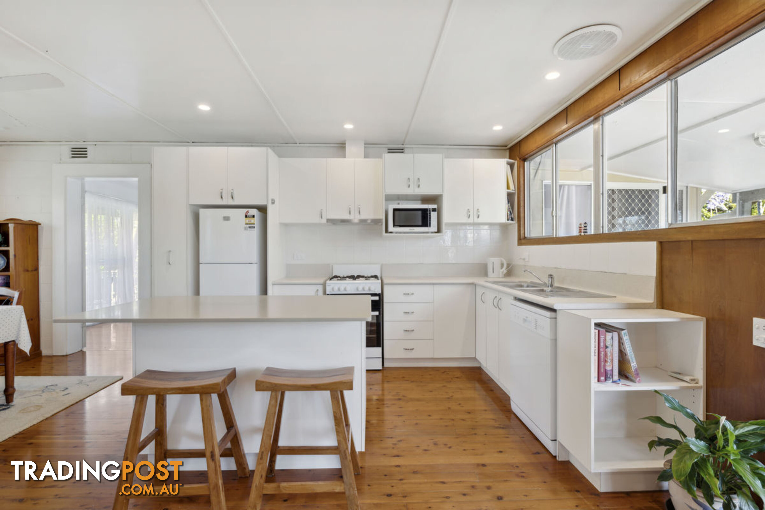 10 Boronia Avenue MYLESTOM NSW 2454