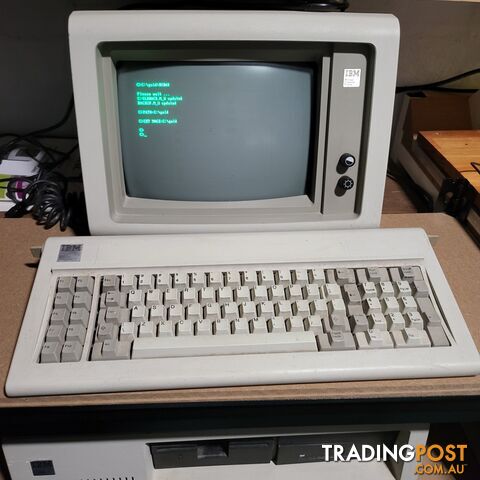 Original IBM XT Complete in great condition.  This classic still functions!
