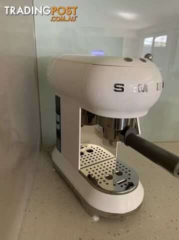 Smeg Retro Coffee Machine White - photo 2 of 4