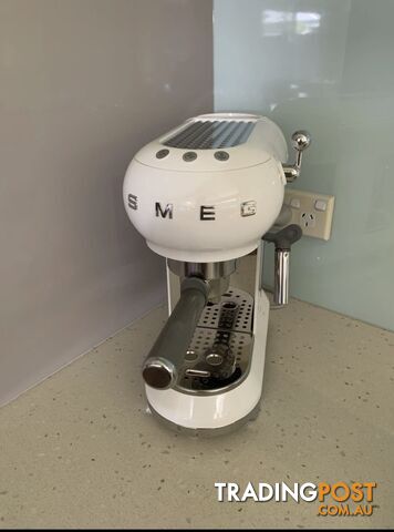 Smeg Retro Coffee Machine White