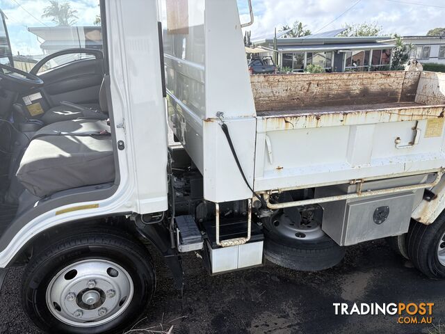 2020 Isuzu NLR Tipper Truck - photo 5 of 10