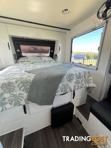 suv island 19.6 family caravan - photo 5 of 14