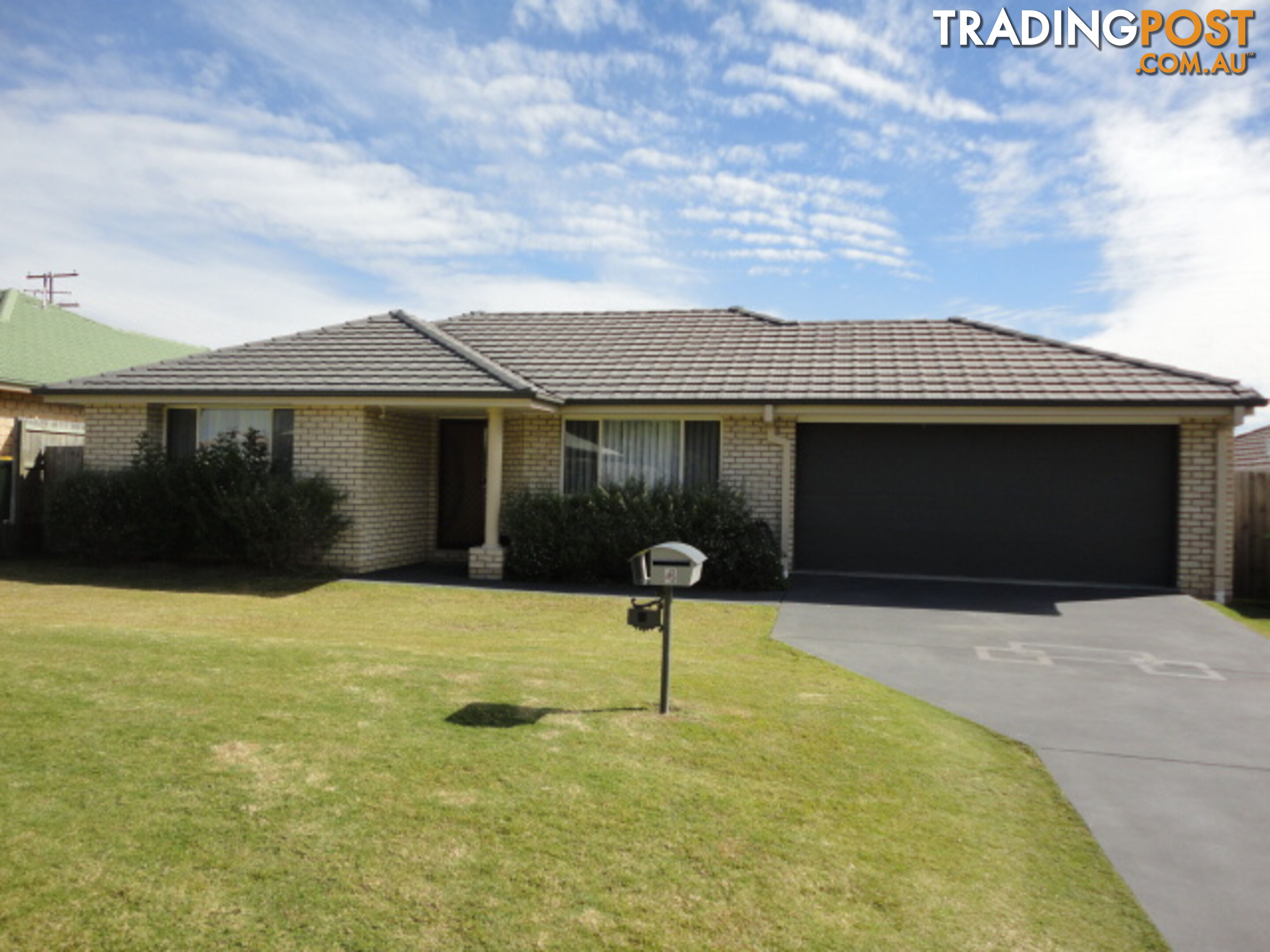 4 Lorikeet Way CRESTMEAD QLD 4132