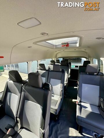 2019 TOYOTA HIACE SUPER MINI BUS - photo 4 of 7