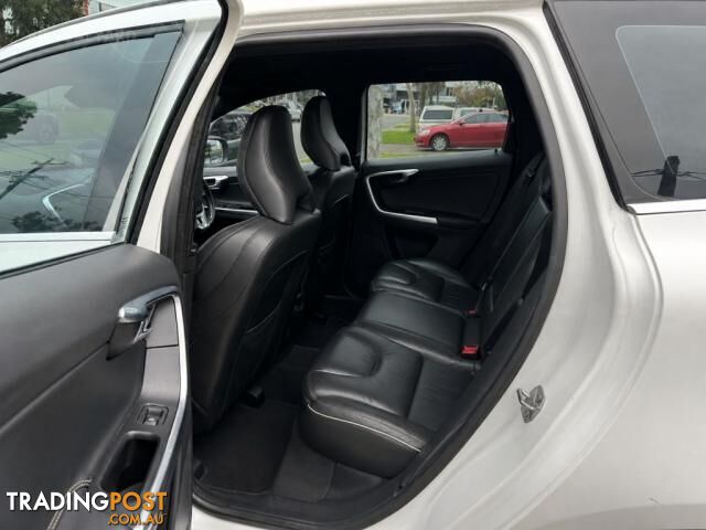 2015 VOLVO XC60 D5 R-DESIGN (AWD) DZ MY15  WAGON - photo 5 of 15