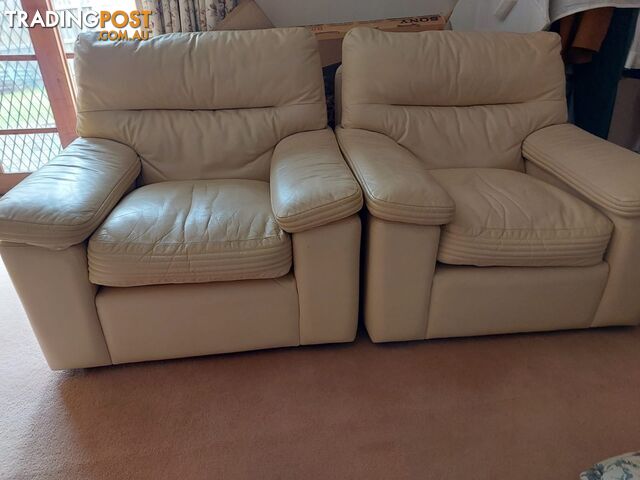 Genuine leather Sofa Set (5 seats)