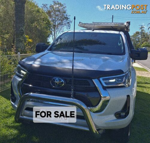 2020 Toyota Hilux Toyota SR5 Dual Cab Automatic ute with Canopy - photo 2 of 15