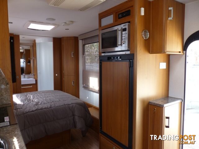 2011  JAYCO STERLING  21.65-3 CARAVAN