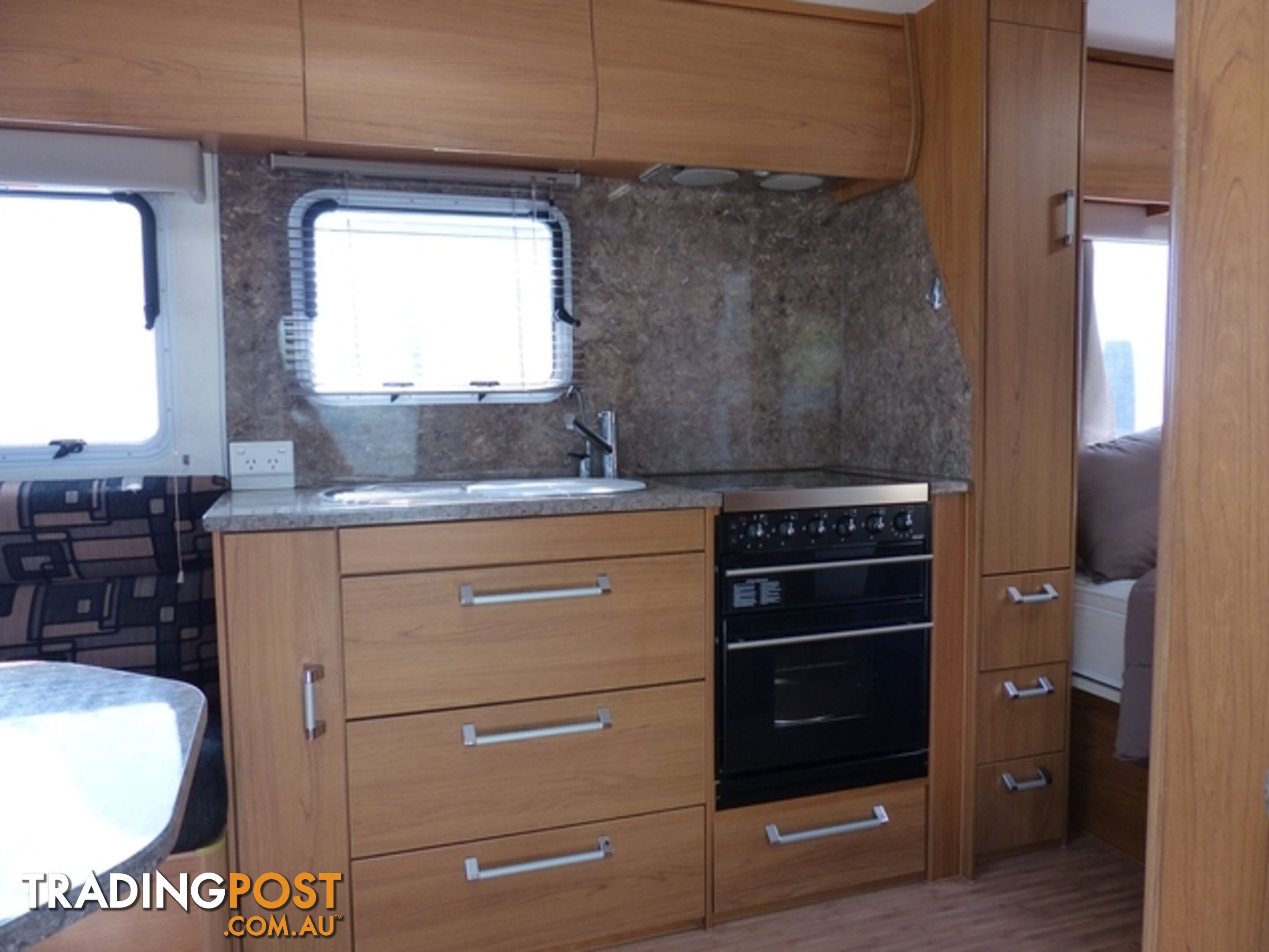 2011  JAYCO STERLING  21.65-3 CARAVAN