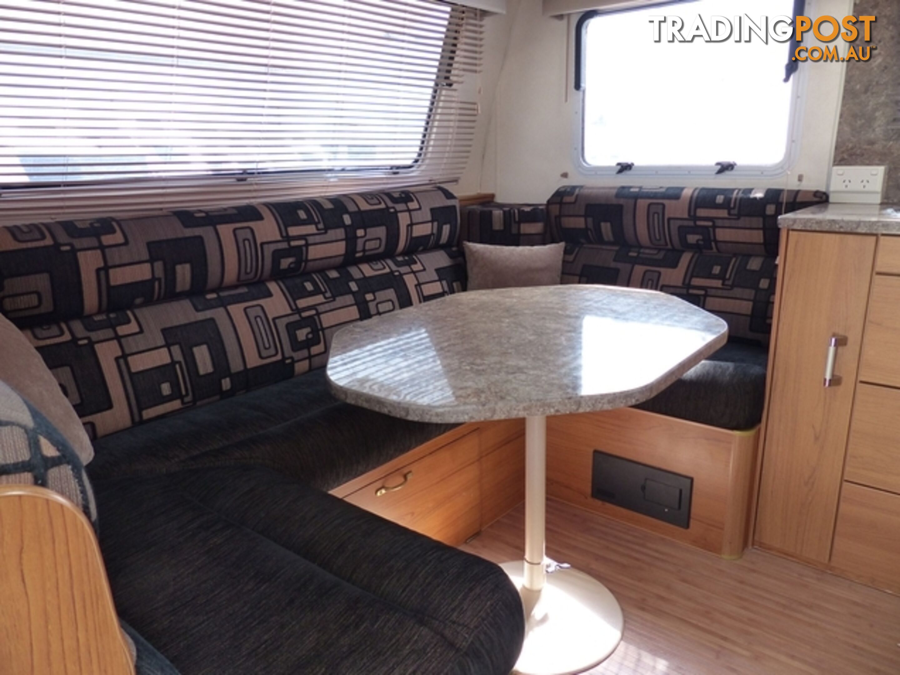 2011  JAYCO STERLING  21.65-3 CARAVAN