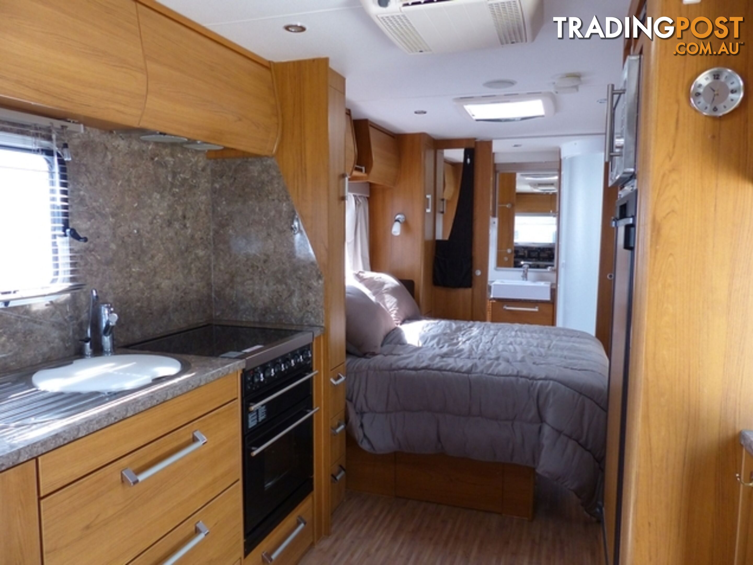 2011  JAYCO STERLING  21.65-3 CARAVAN