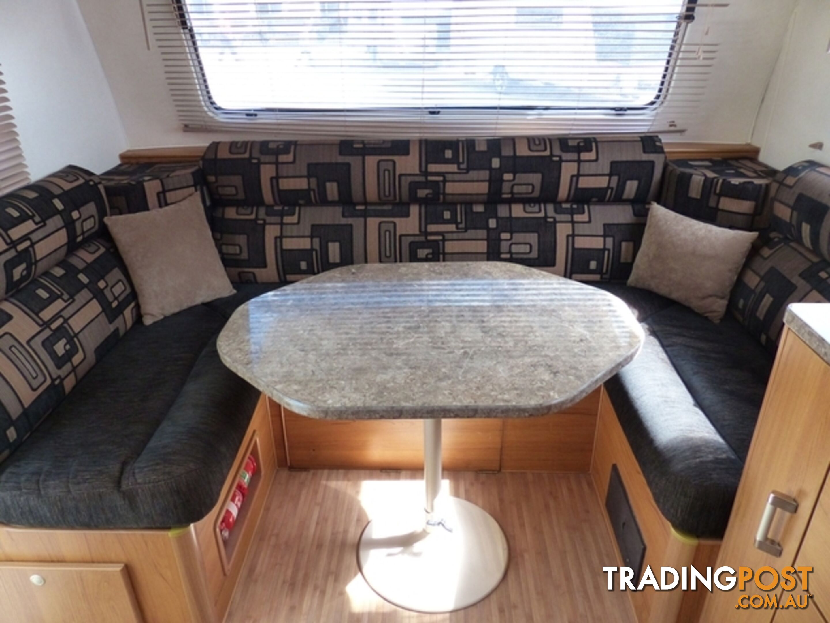 2011  JAYCO STERLING  21.65-3 CARAVAN