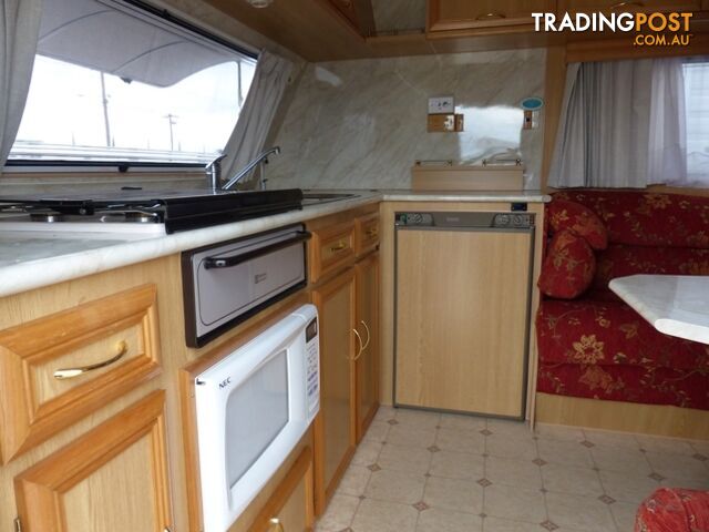 2003  ROADSTAR VOYAGER 3000   CARAVAN