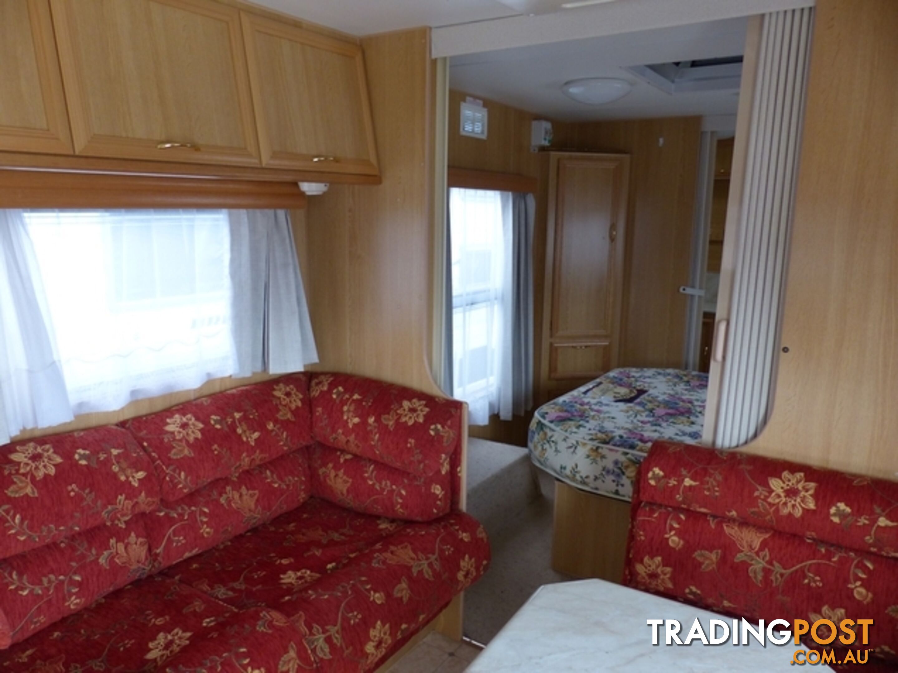 2003  ROADSTAR VOYAGER 3000   CARAVAN