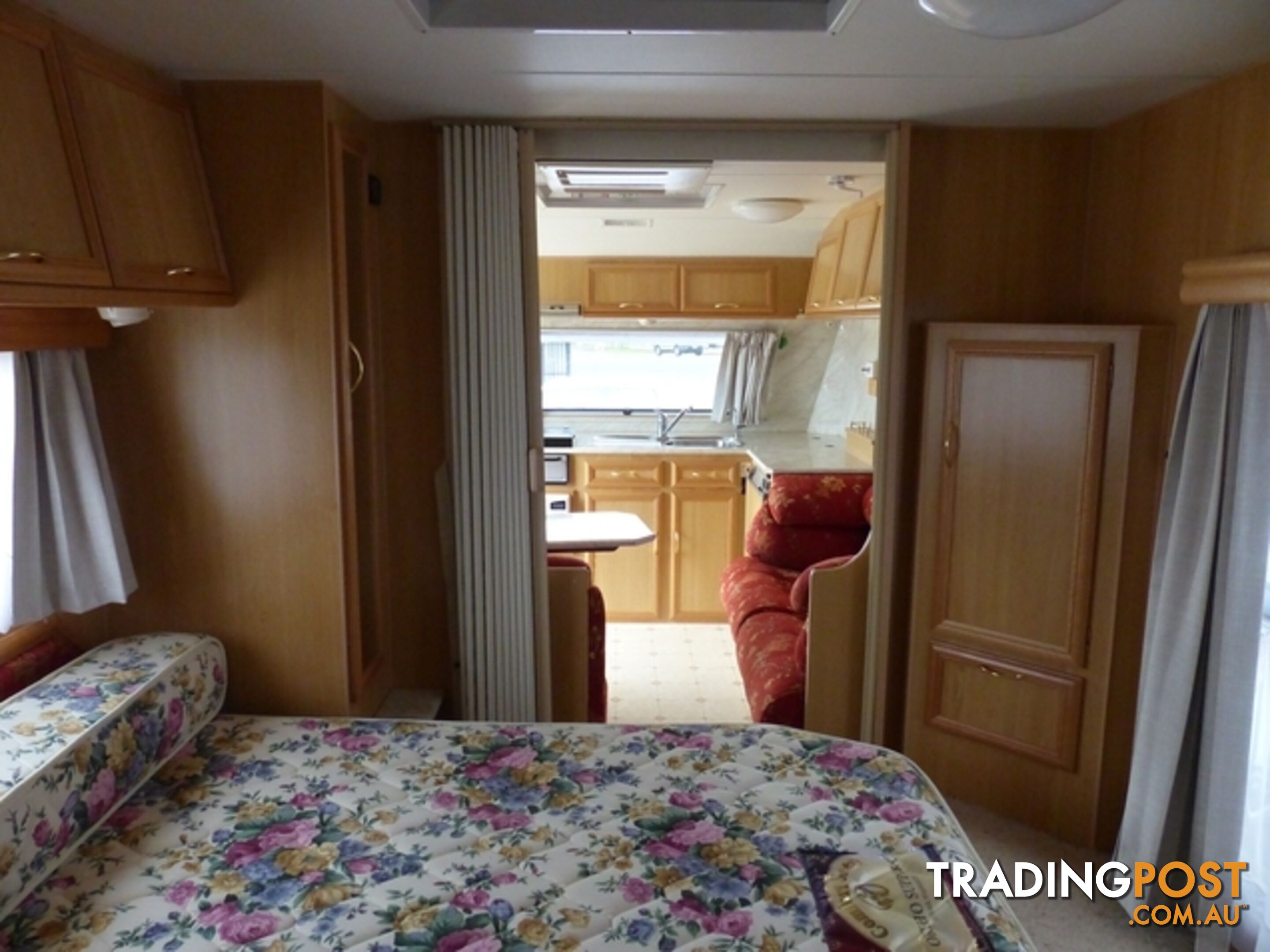 2003  ROADSTAR VOYAGER 3000   CARAVAN