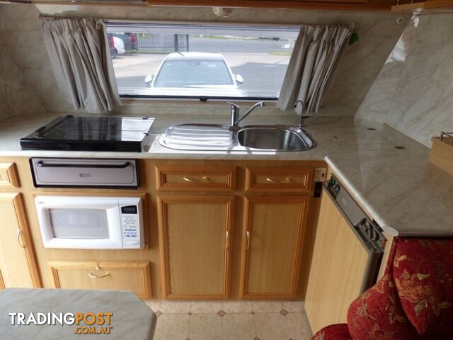 2003  ROADSTAR VOYAGER 3000   CARAVAN