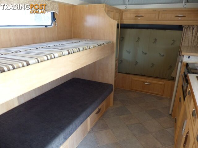 2010  PARAMOUNT DUET  16' EXPAND POP TOP